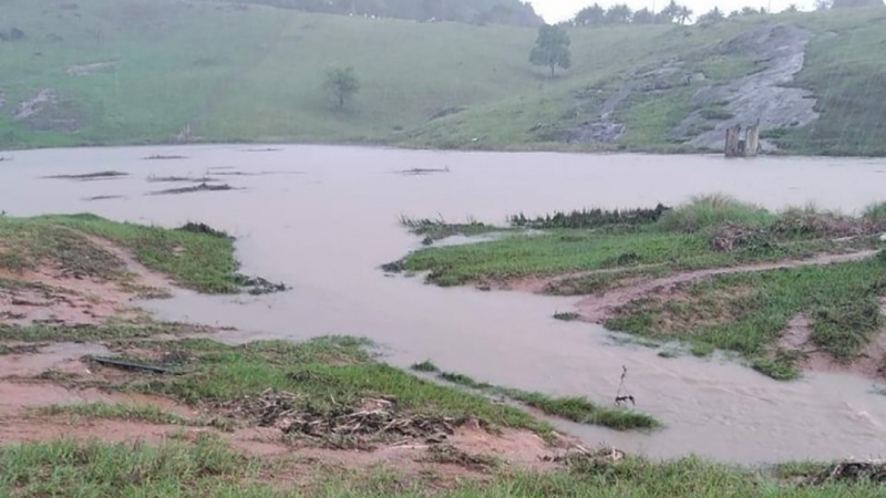 Barragem que rompeu na Serra estava irregular, diz Agerh